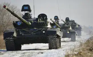 Министерство обороны Казахстана предупредило граждан о передислокации военной техники по железной дороге и автодорогам, что может привести к временным ограничениям на дорогах.