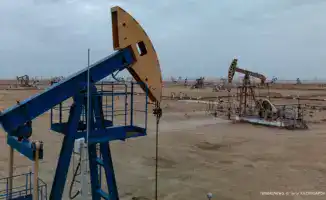 ОПЕК+ объявила об увеличении добычи нефти в декабре, при этом планируется взять паузу в начале 2026 года. Восьмерка стран, включая Саудовскую Аравию, Россию, Ирак, ОАЭ, Кувейт, Казахстан, Алжир и Оман, ранее вводила дополнительные добровольные ограничения