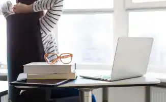 В Казахстане предложили сократить рабочую неделю для женщин, ухаживающих за детьми и близкими