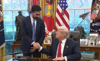 Президент США Дональд Трамп встретился с мэром Нью-Йорка Зохраном Мамдани в Белом доме, что стало неожиданным событием для многих. Мэр Мамдани, по словам источников, 'приятно удивил' Трампа, что может свидетельствовать о положительном настрое в их взаимод