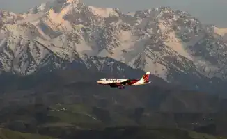 Инцидент на борту FlyArystan: экстренная ситуация с пассажиркой приводит к обсуждению мер безопасности в авиаперевозках