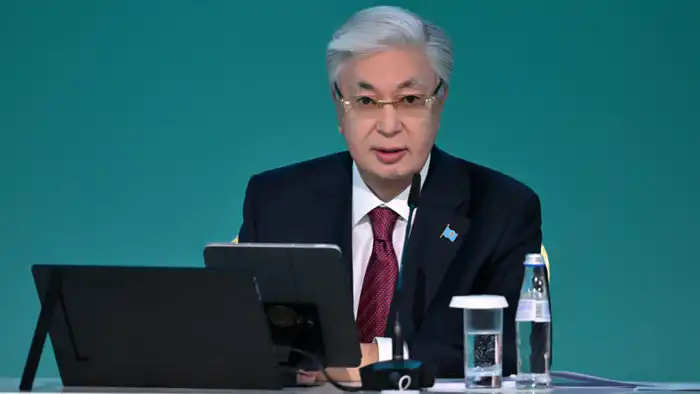 Президент Касым-Жомарт Токаев выступил на диалог-платформе сельских акимов, подчеркивая важность корней народа в ауле