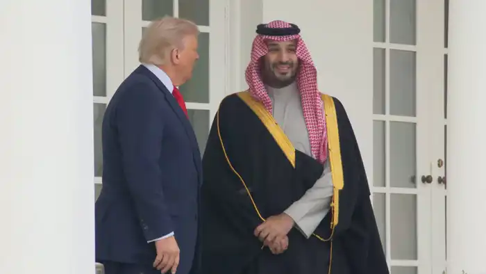 Трамп хвалит принца Саудовской Аравии за 'успехи' в области прав человека, отвергая выводы разведки о его причастности к нарушениям