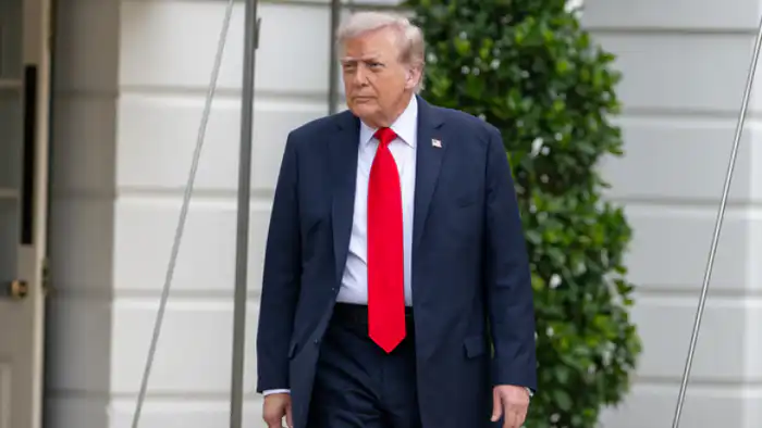 Трамп требует международного расследования связей Эпштейна с Клинтоном и демократами