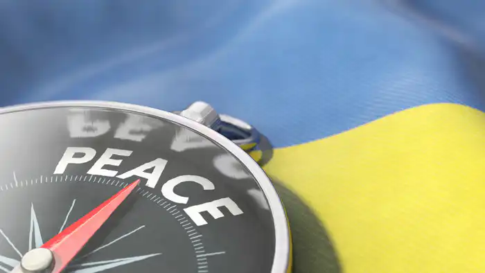 План Трампа по прекращению войны в Украине: возможные последствия для мирного процесса и политической ситуации в стране