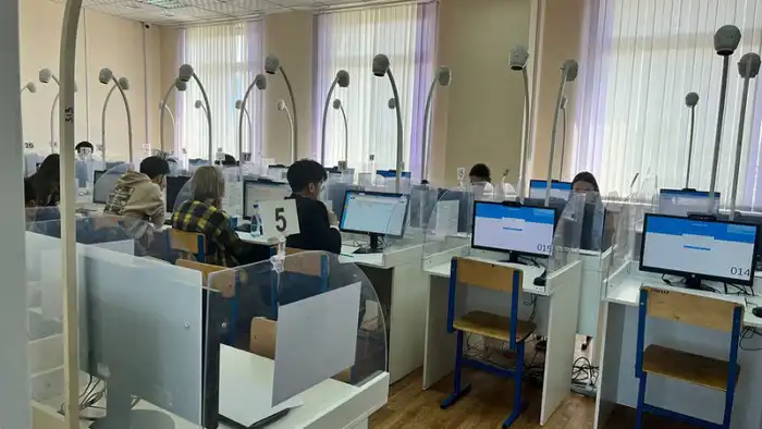 В Казахстане абитуриенты смогут выбирать между традиционным ЕНТ и новым форматом тестирования