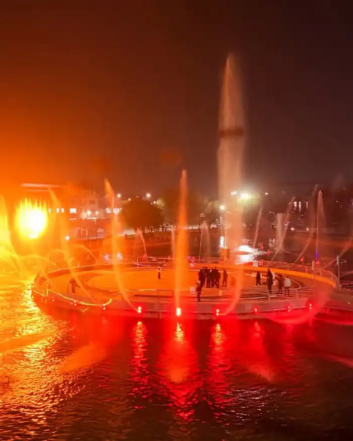 Музыкально-огненный фонтан в Шымкенте