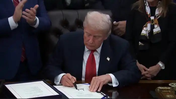 США преодолевают исторический шатдаун: временный бюджет восстанавливает работу правительства и стабилизирует экономику