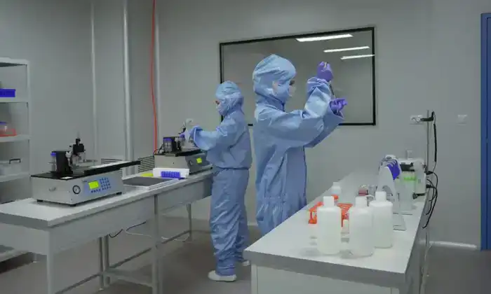 Глава государства ознакомился с деятельностью фармацевтических предприятий Жамбылской области (2)