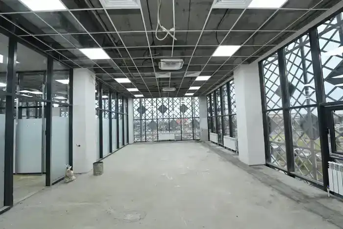 Работы на строительных площадках продолжаются (2)