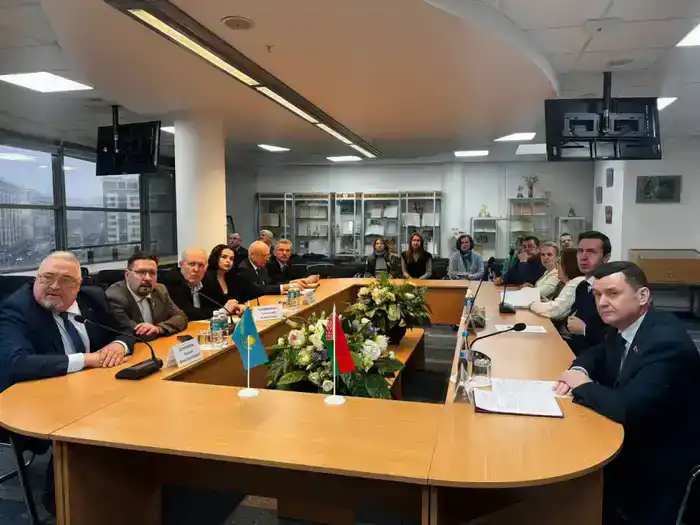 Презентация фотоальбома о казахстанцах в партизанском движении Беларуси завершилась обсуждением сотрудничества архивистов Шымкенте