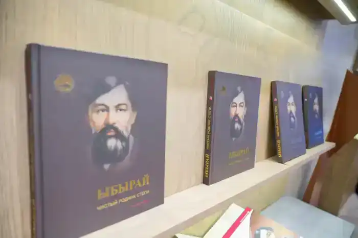 В Астане школам и библиотекам вручили цифровые учебные станции, работающие без интернета (6)