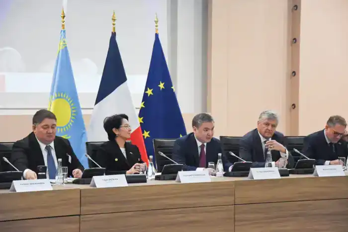 Заседание Межправительственной комиссии Казахстана и Франции по торгово-экономическому сотрудничеству в Париже