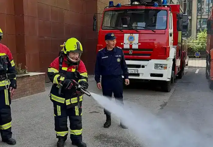 Волонтёрство в Казахстане: создание прочного щита против чрезвычайных ситуаций Шымкенте