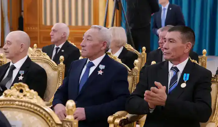 Глава государства поздравил работников энергетической отрасли с профессиональным праздником