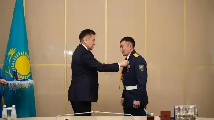 В Восточном Казахстане вручили госнаграды в честь Дня Независимости (2)