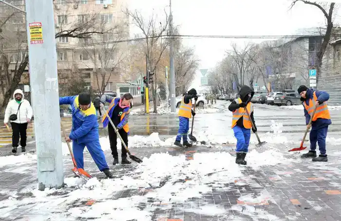 В Алматы будет усилена готовность коммунальных служб к новогодним праздникам (7)
