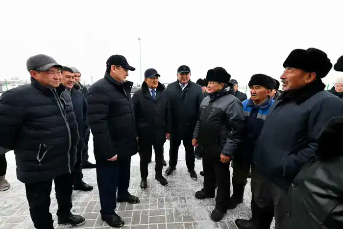 Аким области ознакомился с работой медицинского пункта в селе Малтүгел (7)