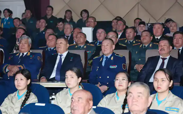 В Минобороны прошло чествование Халық қаһарманы Мухтара Алтынбаева в честь его 80-летнего юбилея (5)