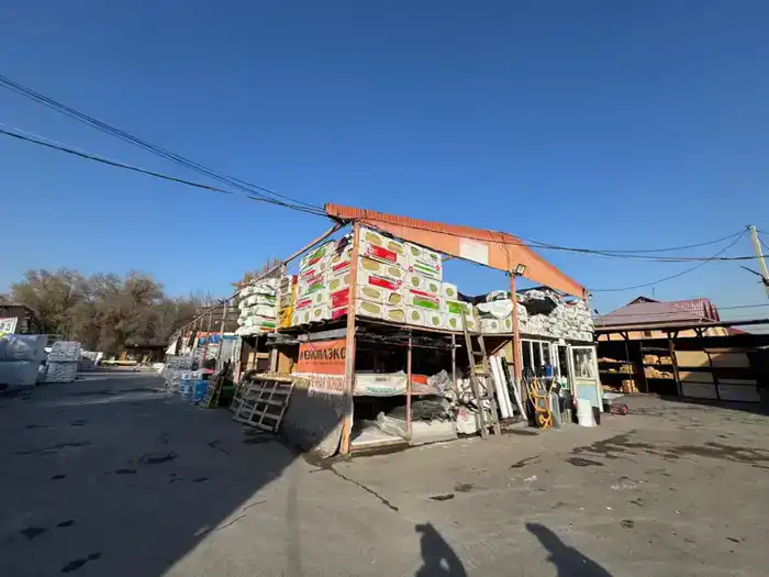 Снос незаконного рынка в Алматы: последствия для местных предпринимателей и жителей