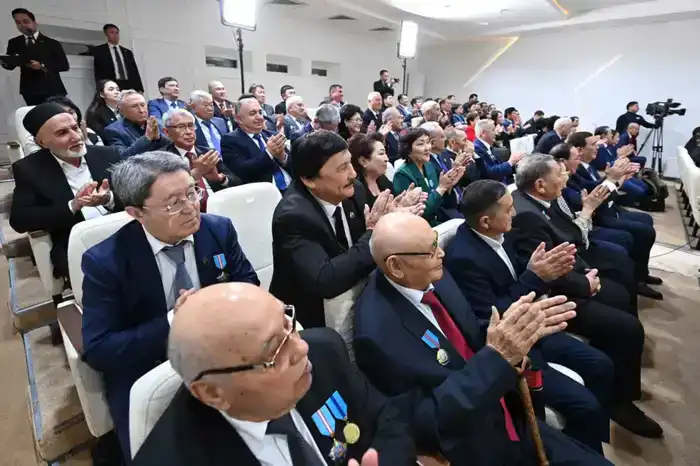 Выступление Главы государства на встрече с общественностью Жамбылской области (3)