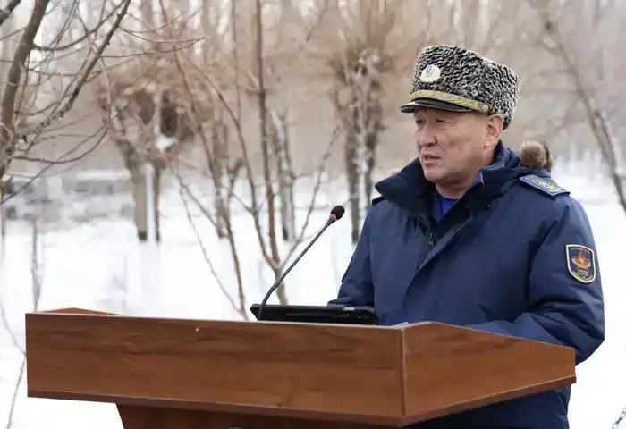 Торжественное открытие мемориальной доски в честь Бауыржана Момышулы подчеркивает значимость исторической памяти в обществе Казахстана