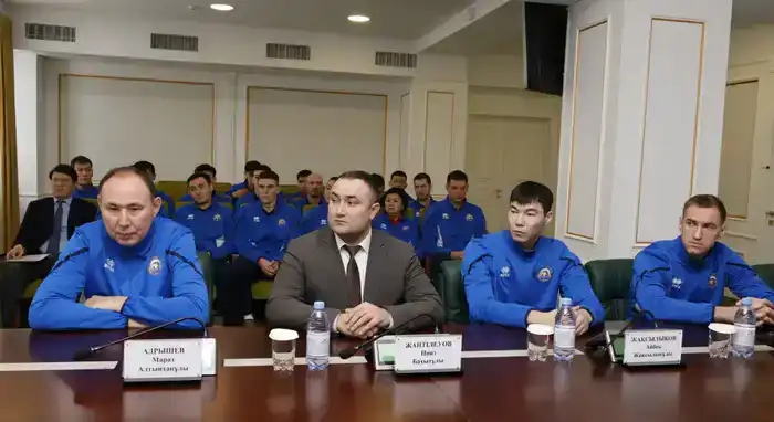 Бейбит Исабаев встретился с обладателями Кубка страны – мужской волейбольной команды «Жетісу» (2)
