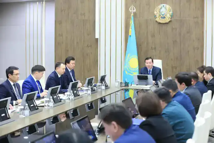 «В неблагоприятные погодные условия все службы должны работать оперативно и слаженно» - Асхат Шахаров (4)