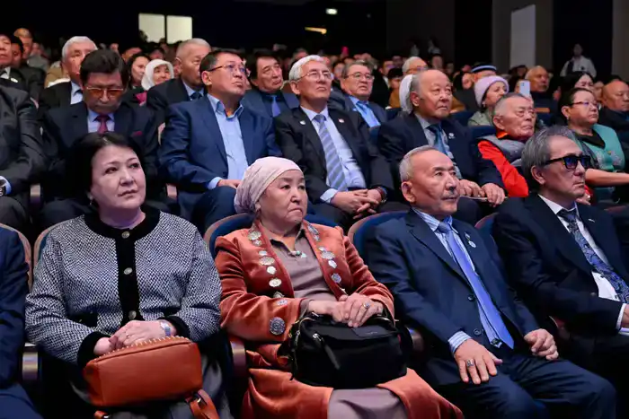 В Семее прошел вечер памяти поэта Несіпбека Айтұлы «Сәуле ғұмыр», посвященный его 75-летию (4)