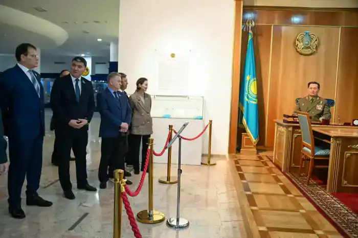 В Астане сенаторы ознакомились военно-патриотической работой в Вооруженных силах (6)