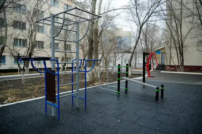 В Астане открылась спортивная воркаут-зона для молодежи (6)