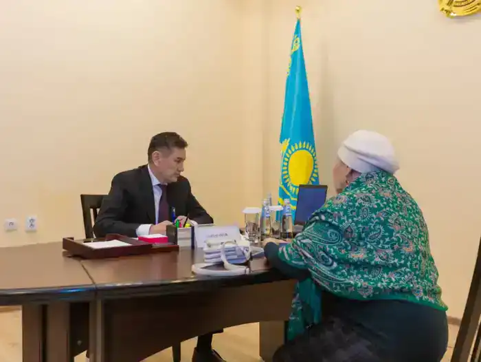 Аким ВКО провел приём граждан по личным вопросам (5)