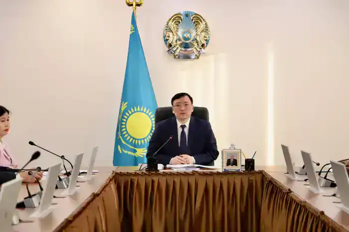 В Минтруда обсудили вопросы служебной этики и культуры взаимоотношений