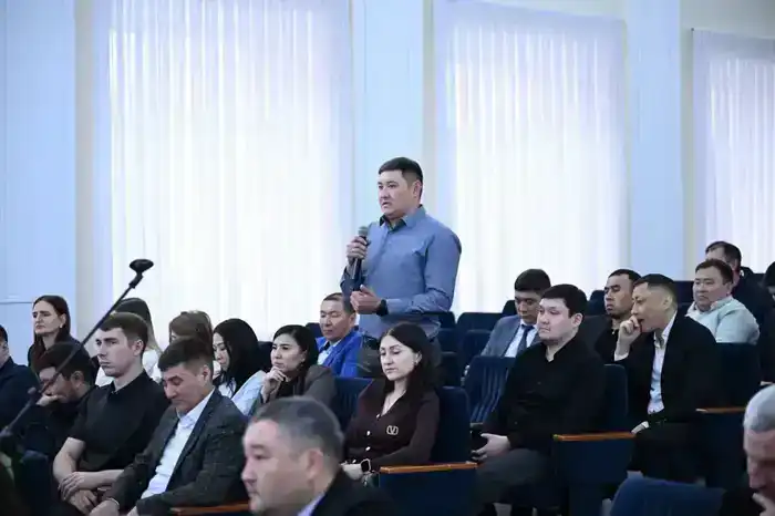 Встреча Серика Жарасбаева с жителями Северо-Казахстанской области: перспективы развития спорта и туризма