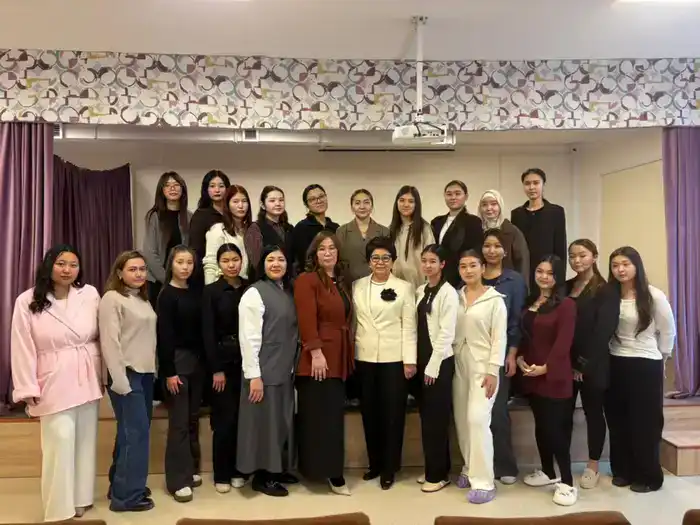 Семинар в детском саду 'Алтын ұрпақ Астана' о развитии навыков детей через предметно-пространственную среду по шкале ECERS-3