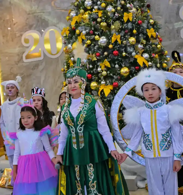 Праздник надежды: новогодняя елка для детей в Павлодаре от имени Президента страны