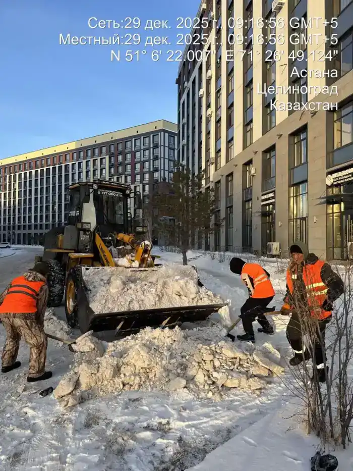 Почти 3 000 дорожных рабочих и свыше 1 400 единиц спецтехники задействованы в снегоуборочных работах в Астане (2)