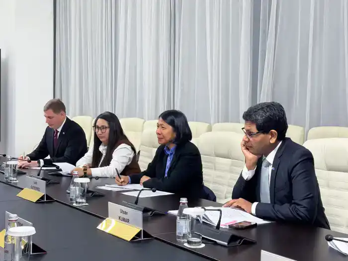 Глава АСПиР Асет Иргалиев провел встречу с Генеральным директором АБР по Центральной и Западной Азии Леей Гутиеррес (2)