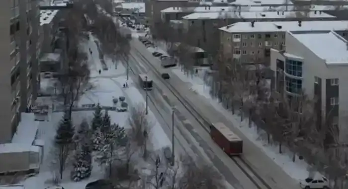 Аким ВКО проверил очистку улиц Усть-Каменогорска от снега и работу транспорта (9)