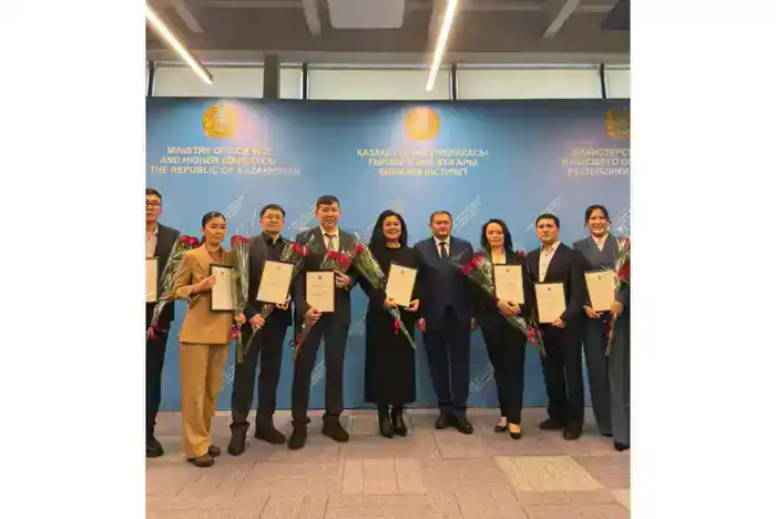 Научные достижения молодых учёных: вручение жилищных сертификатов в Казахстане