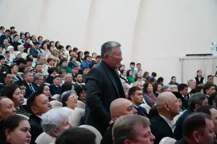 Аким Акмолинской области встретился с населением города Кокшетау (5)