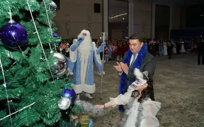 В ТУРКЕСТАНЕ ПРОШЛА ПРЕЗИДЕНТСКАЯ НОВОГОДНЯЯ ЕЛКА (2)