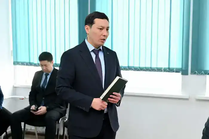 Аким области провел личный прием жителей района Жаңасемей (7)