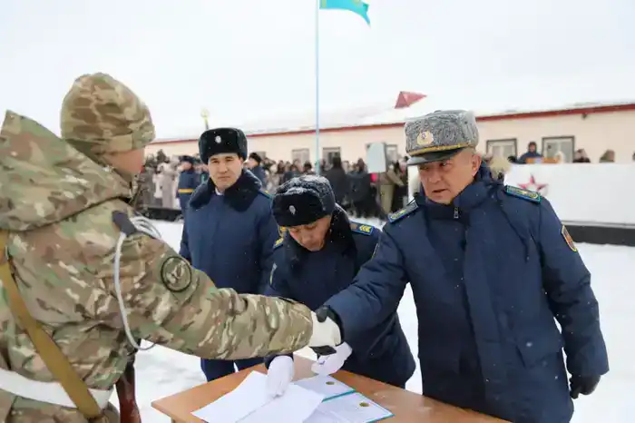 170 солдат ПВО принесли военную присягу в Акмолинском гарнизоне под руководством генерал-майора Руслана Кунурова