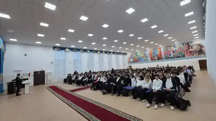 Образование школьников в Астане: лекция о цифровой безопасности и защите от мошеннических схем