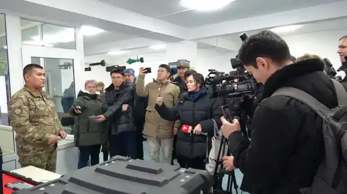 В Алматы журналистов ознакомили со спецификой обучения в военных учебных заведениях МО РК