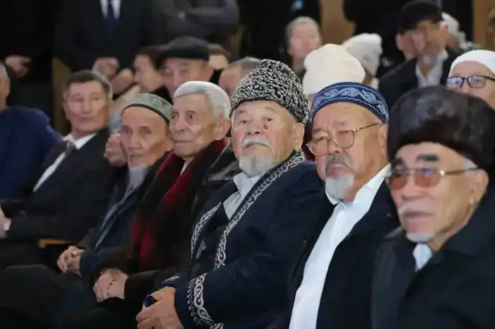 Аким области обсудил проекты и проблемы жителей Мунайлинского района