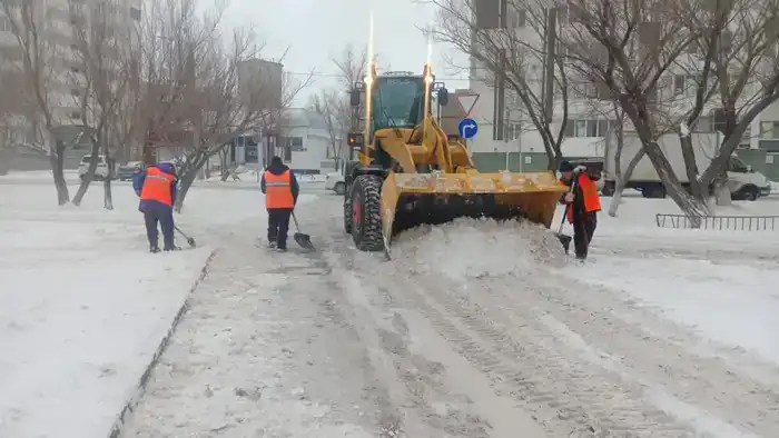 В Астане с начала зимнего периода вывезено более 1 млн кубометров снега (9)
