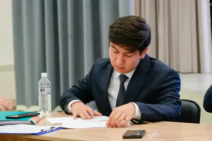 «Закон и порядок»: интеллектуальную игру «Что? Где? Когда?» провели среди столичных студентов (8)