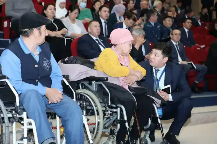 Нурдаулет Килыбай выслушал проблемы жителей города Актау (9)